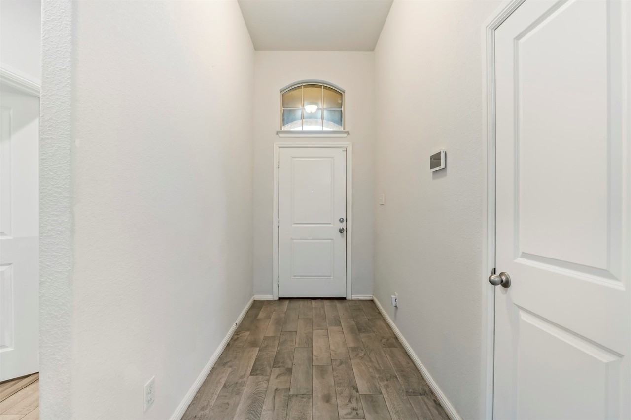 9717 Snowbell Ln - Photo 3 of 27