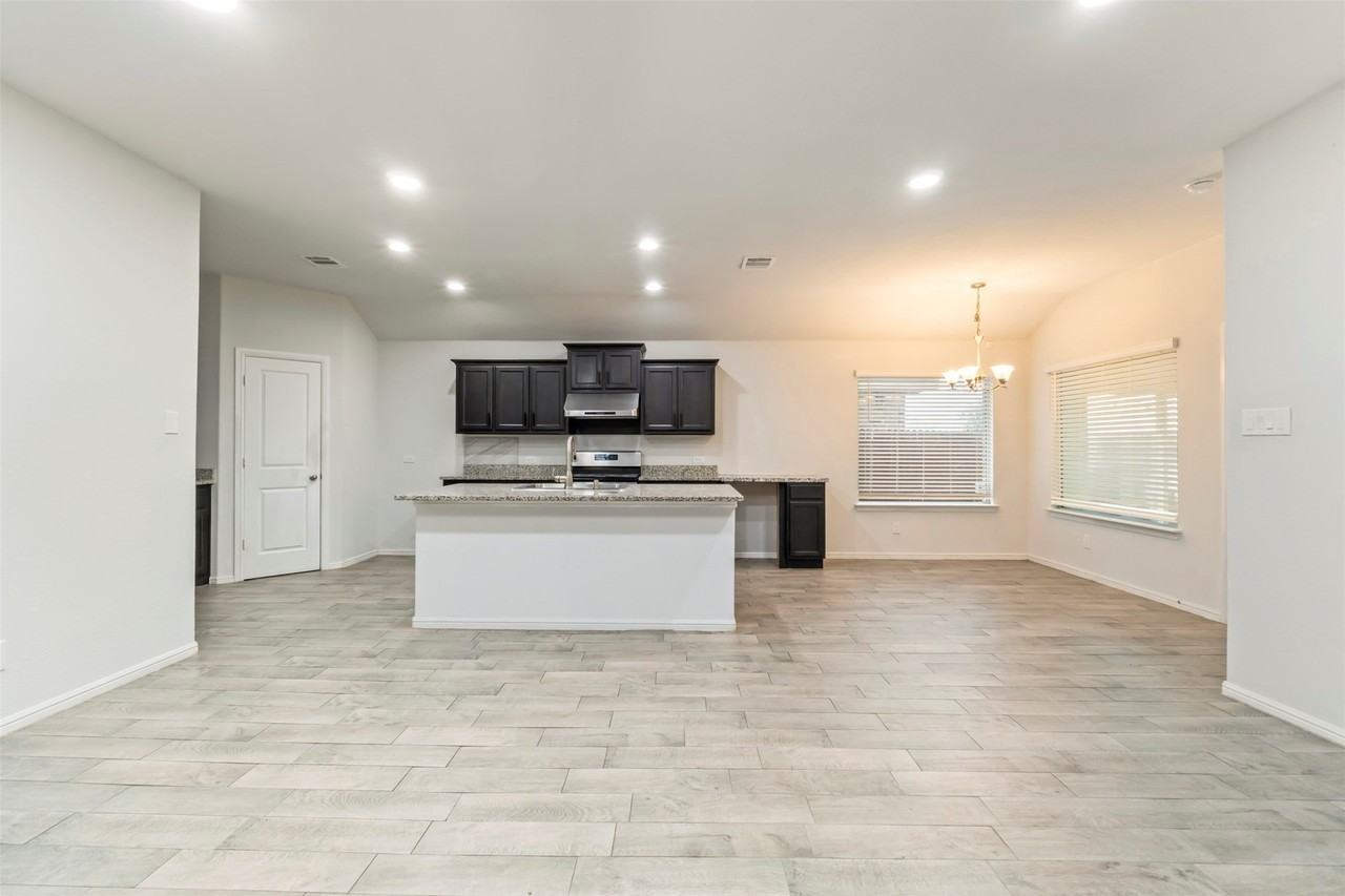 9717 Snowbell Ln - Photo 5 of 27