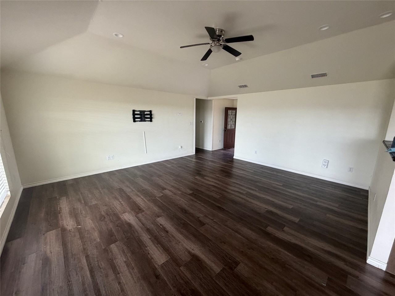 702 Chanticleers Ln - Photo 2 of 9