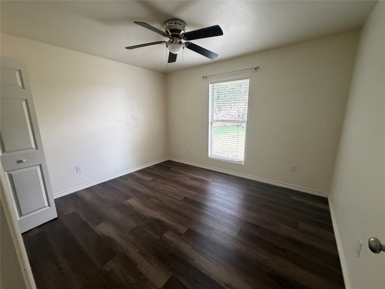 702 Chanticleers Ln - Photo 7 of 9