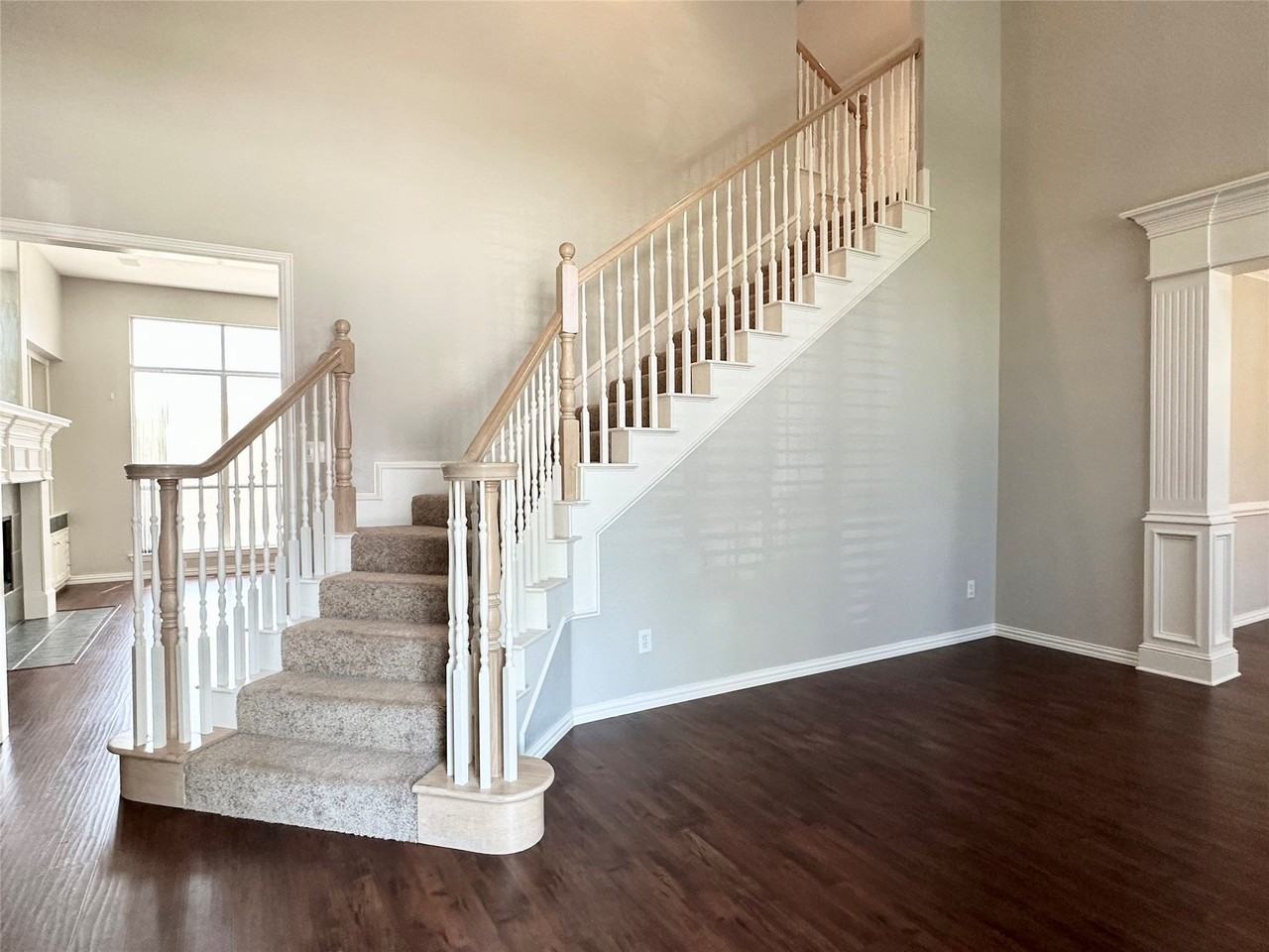 1008 Barrymore Ln - Photo 2 of 34