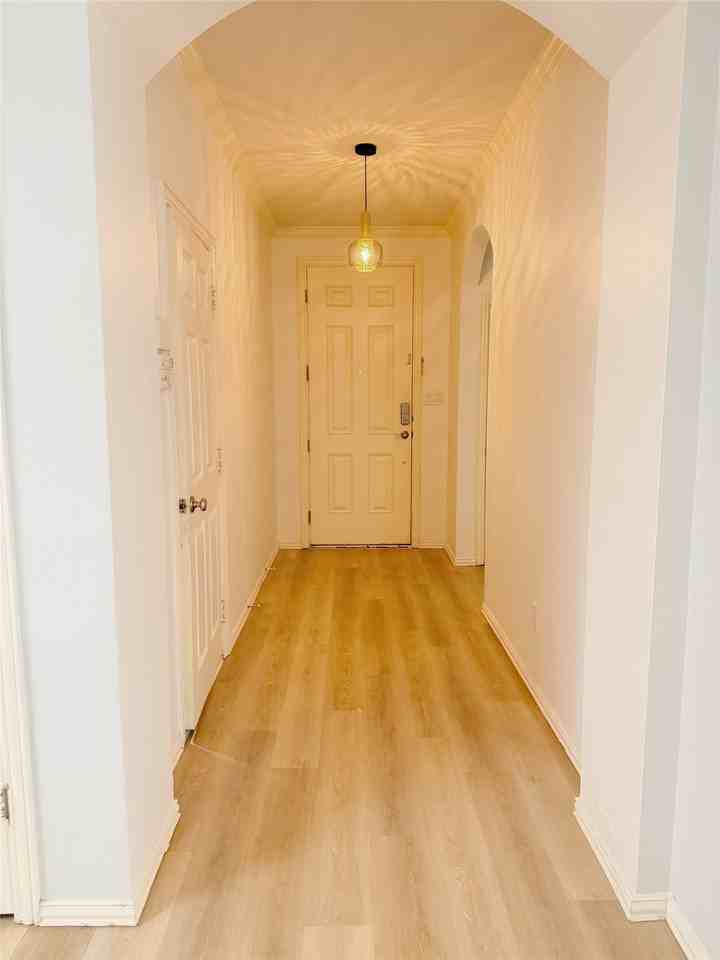 3909 Plymouth Dr - Photo 4 of 24