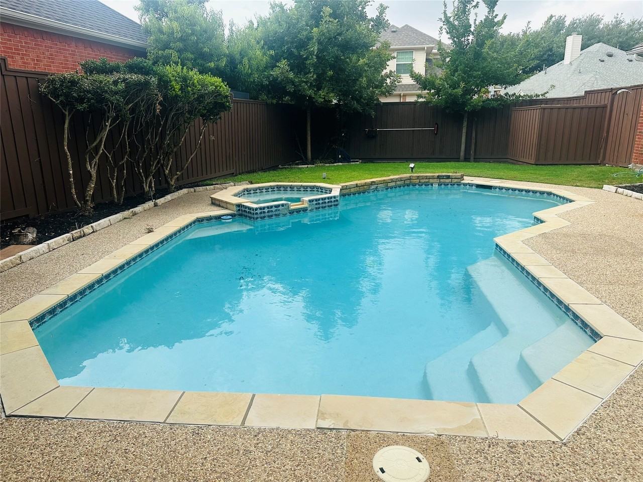 3828 Elgin Dr - Photo 2 of 22