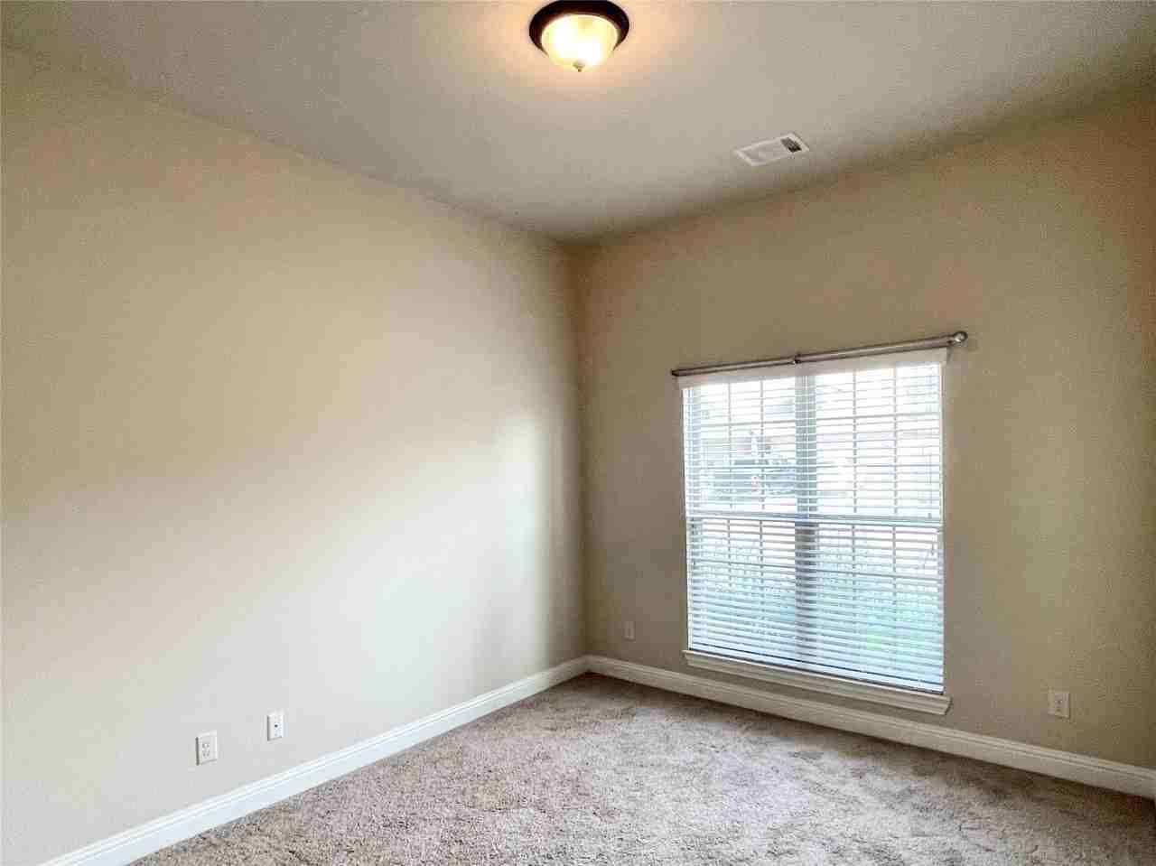 281 Dragonfly Dr - Photo 3 of 17
