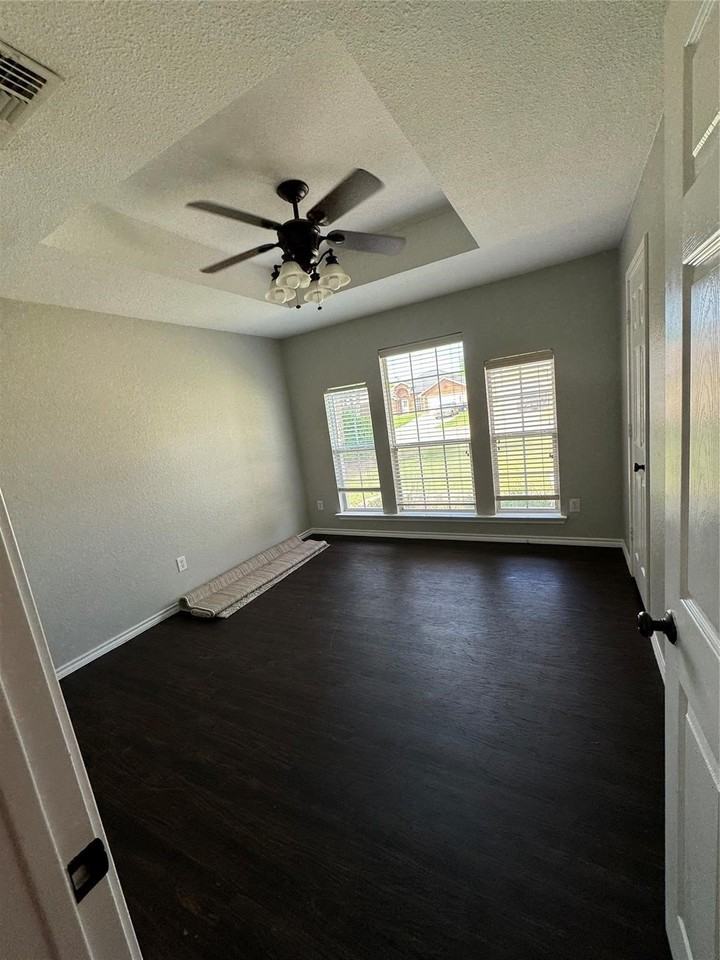 1117 Hidden Glade Dr - Photo 4 of 15