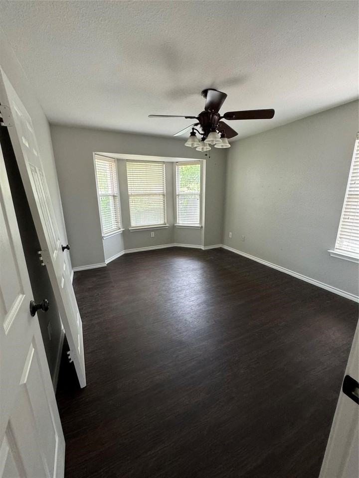 1117 Hidden Glade Dr - Photo 5 of 15