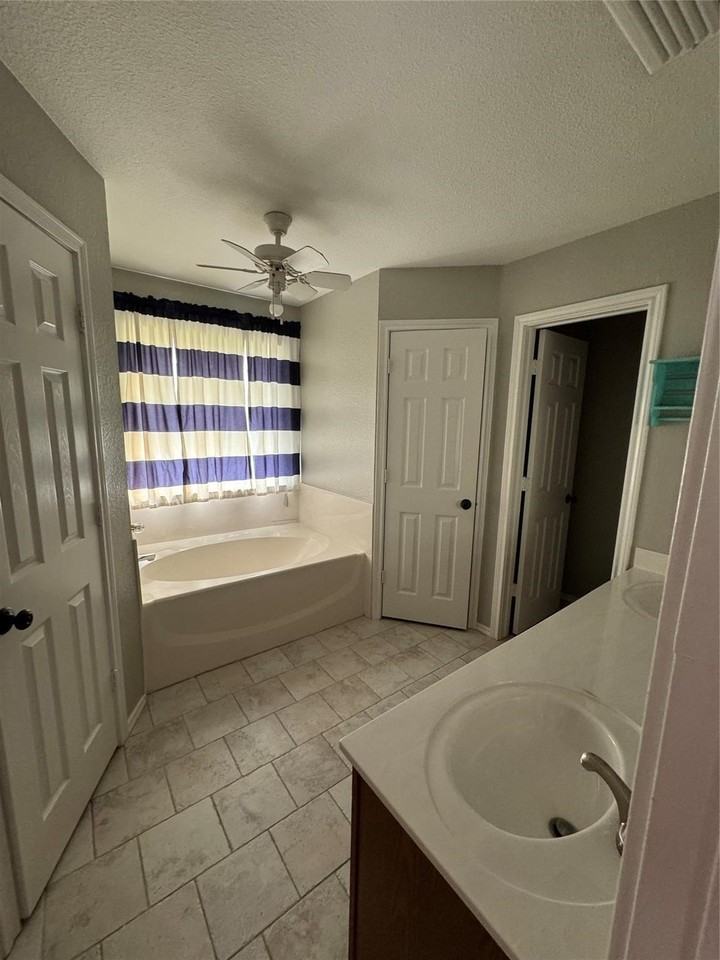 1117 Hidden Glade Dr - Photo 6 of 15