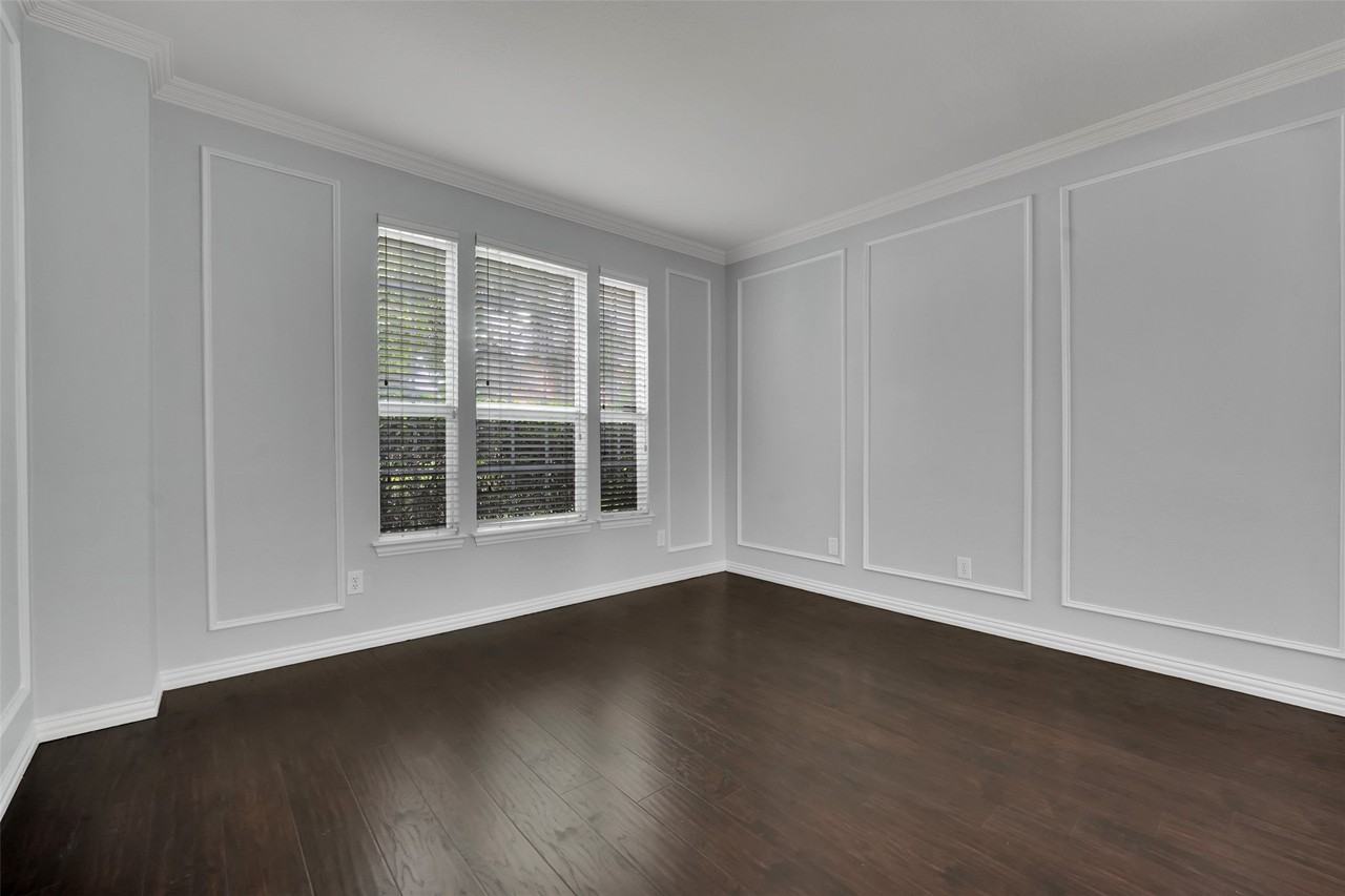 8504 Beatton Ct - Photo 5 of 38