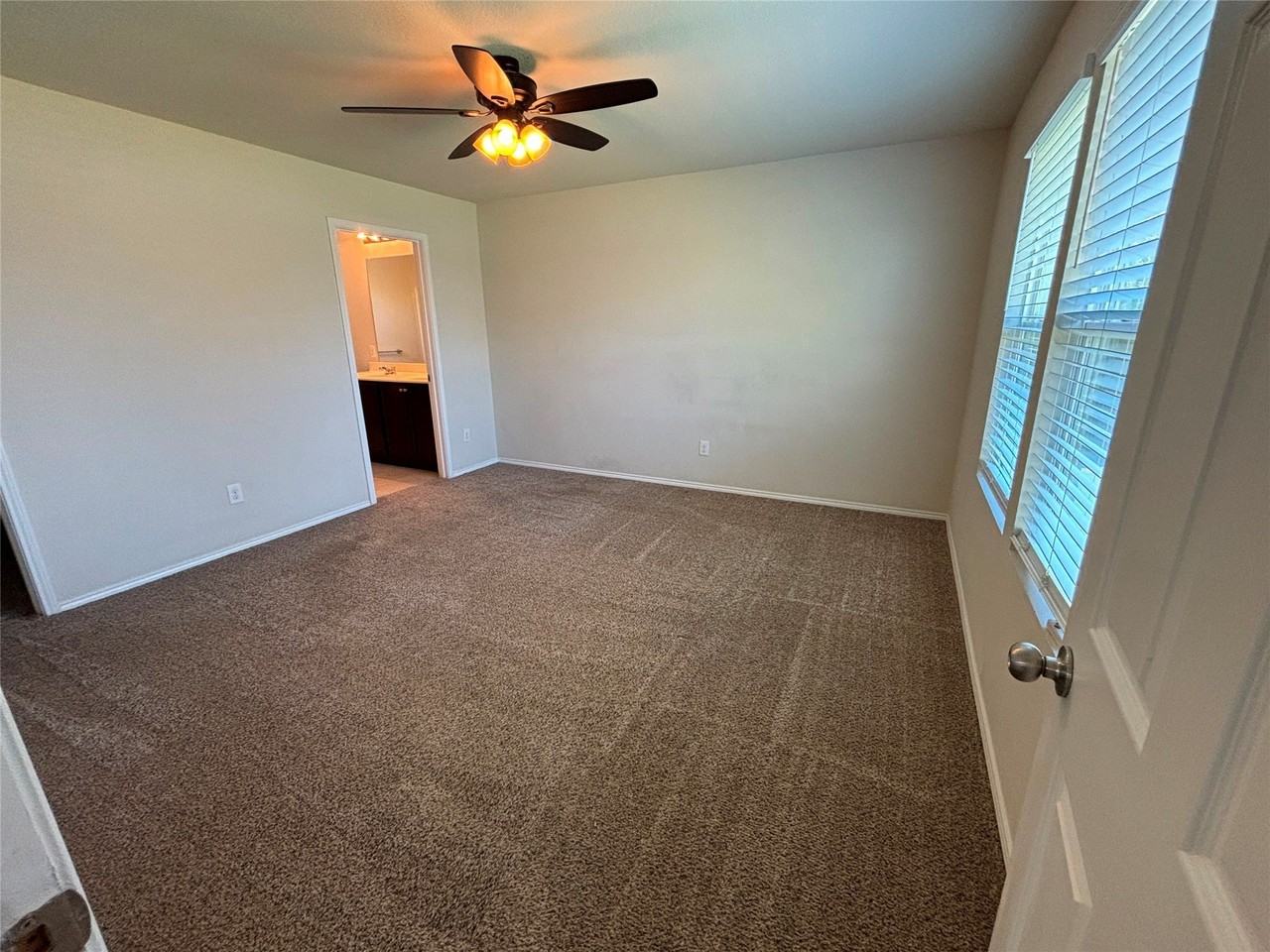 104 Abelia Dr - Photo 7 of 10