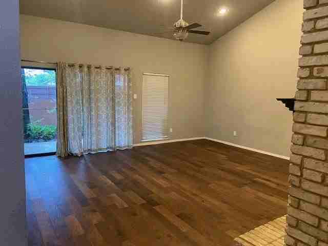 742 Hummingbird Cir - Photo 3 of 20