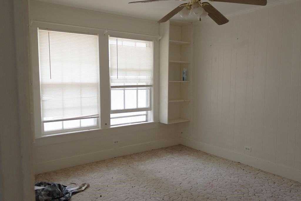 423 Elm St - Photo 7 of 12