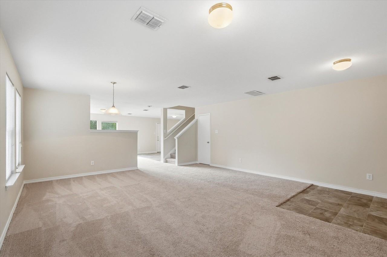3009 Dusty Oak Dr - Photo 4 of 25