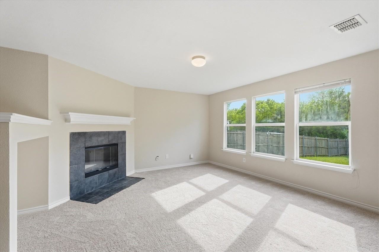 3009 Dusty Oak Dr - Photo 5 of 25