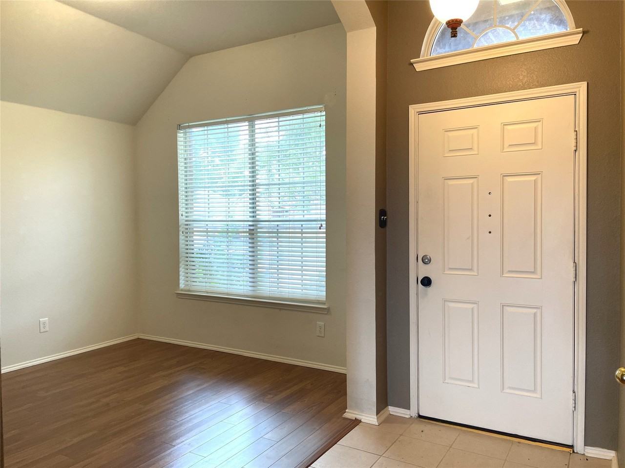 6000 White Pine Dr - Photo 2 of 21