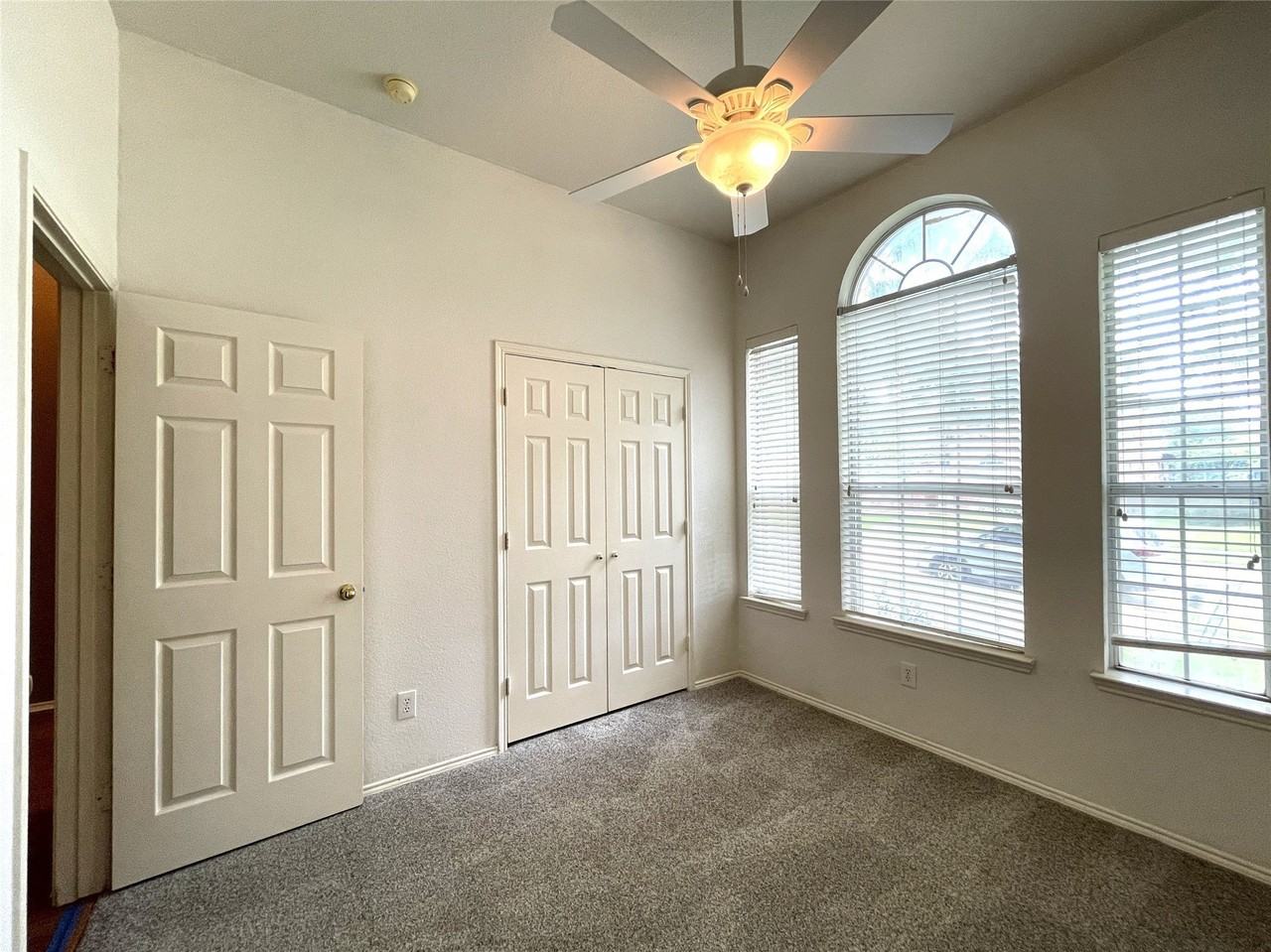 6000 White Pine Dr - Photo 5 of 21