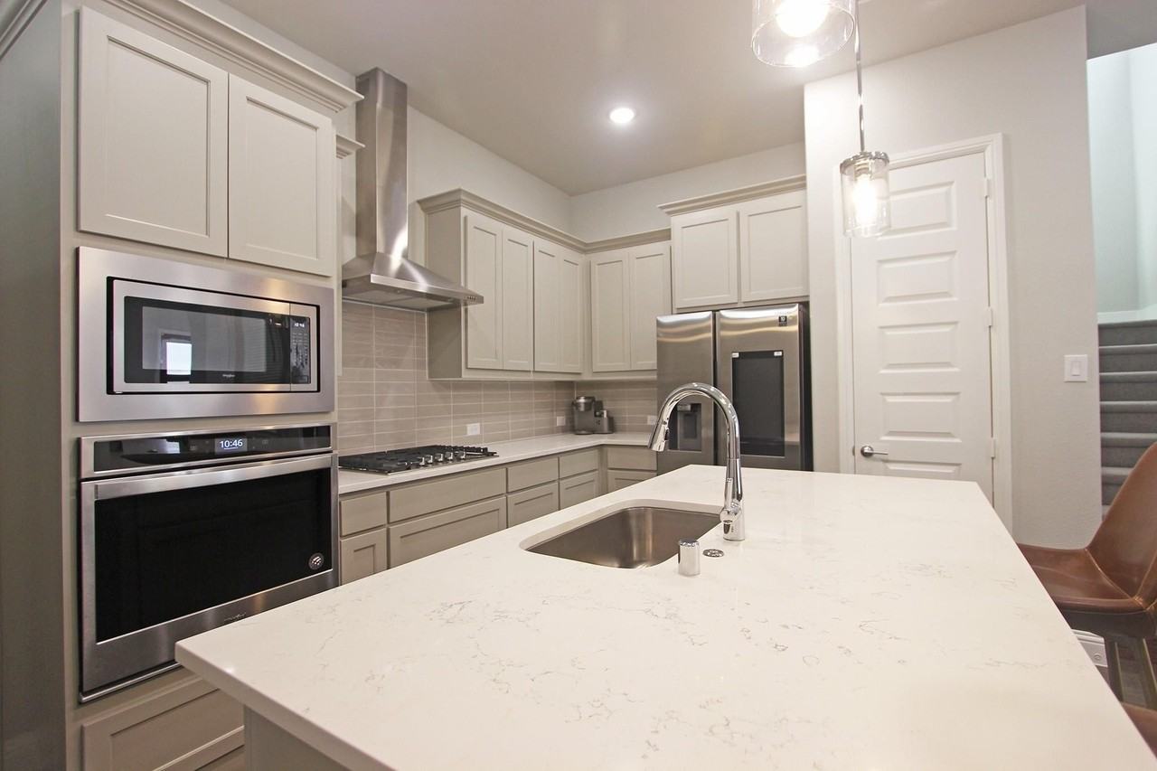 4127 Runway Mews - Photo 3 of 26