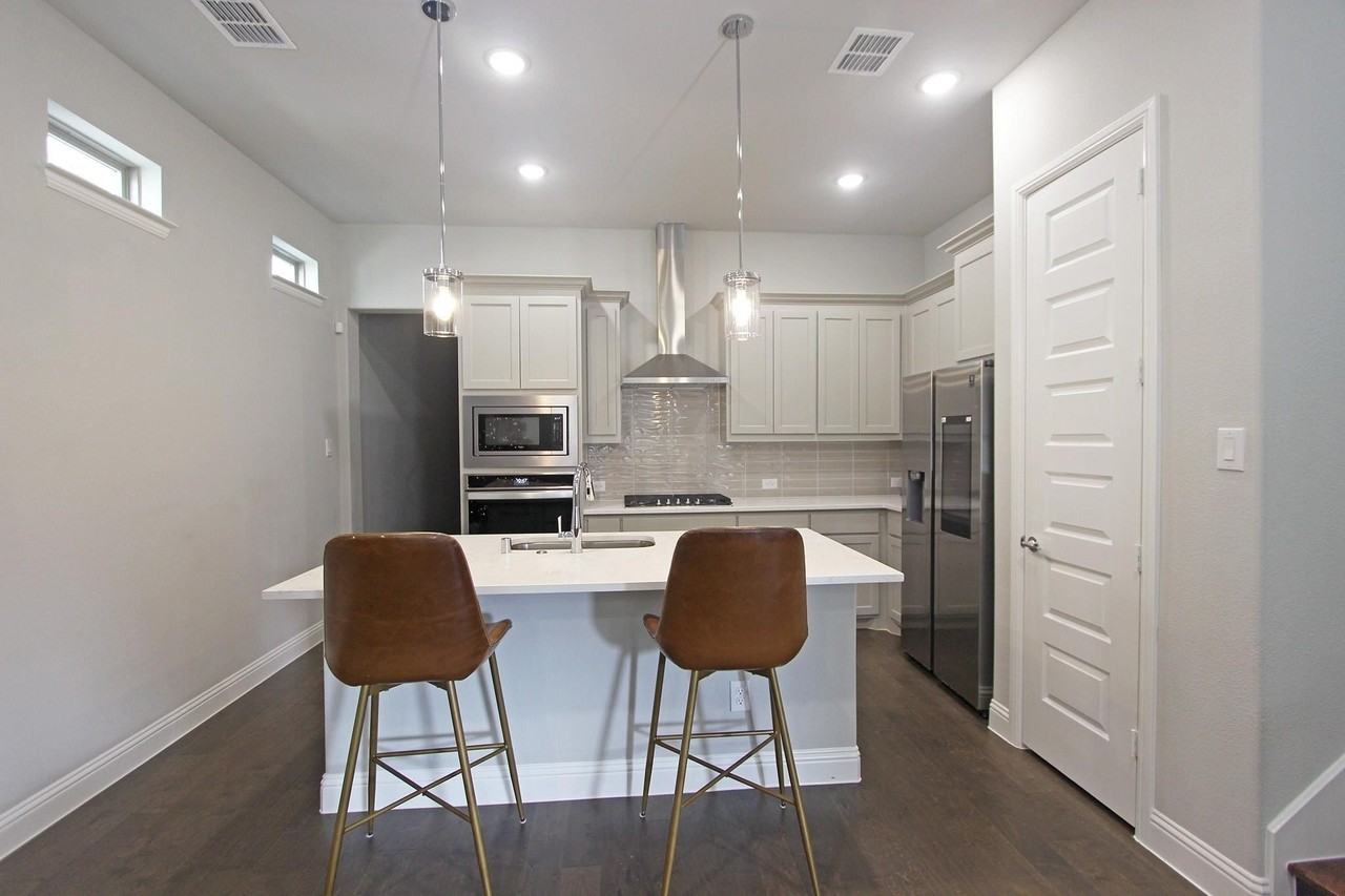 4127 Runway Mews - Photo 4 of 26