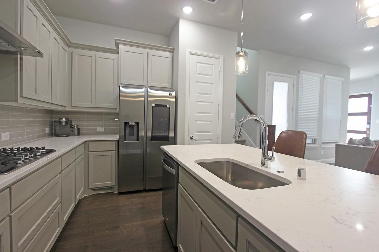 4127 Runway Mews - Photo 5 of 26