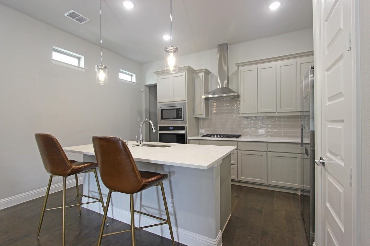 4127 Runway Mews - Photo 6 of 26