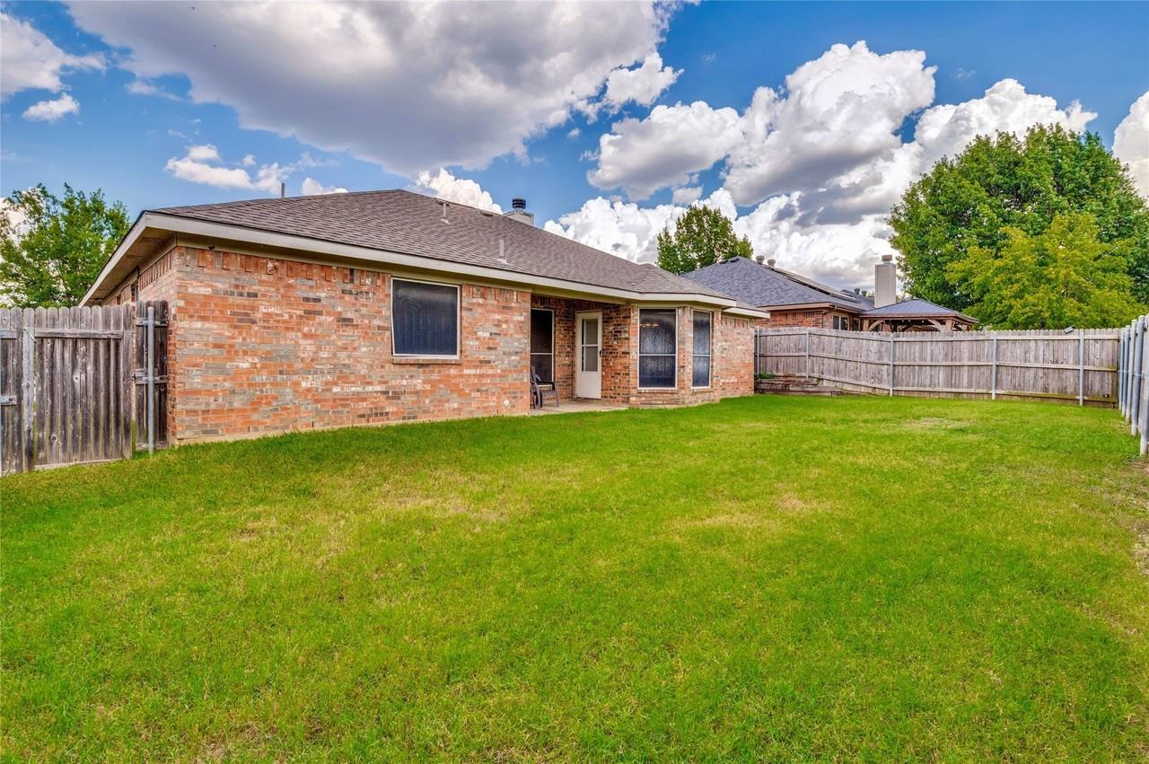 1715 Treasure Cay Dr - Photo 2 of 27