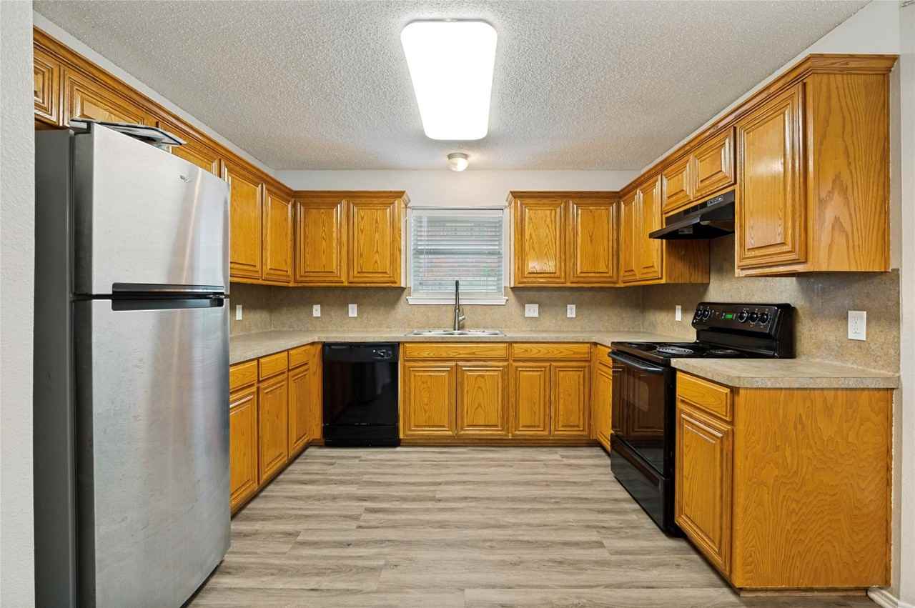 1715 Treasure Cay Dr - Photo 3 of 27