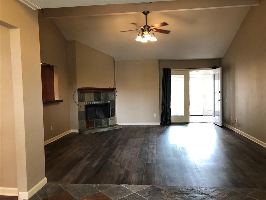 1004 Simon Dr - Photo 2 of 8