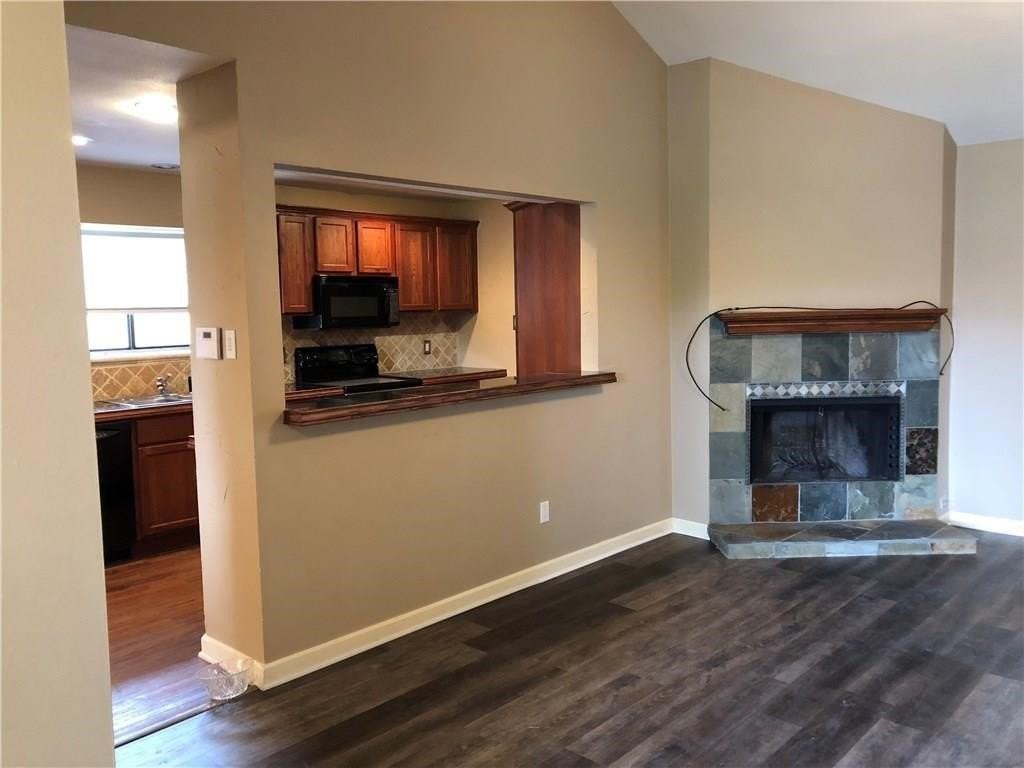 1004 Simon Dr - Photo 3 of 8