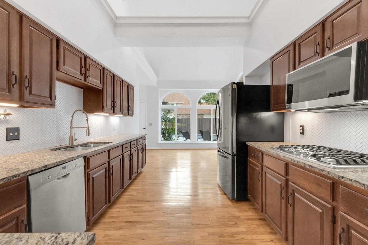 4637 Portrait Ln - Photo 6 of 16