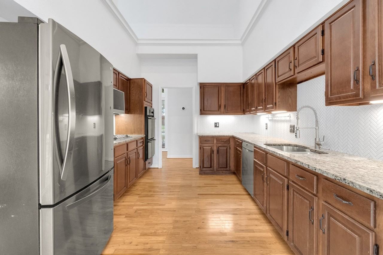 4637 Portrait Ln - Photo 7 of 16