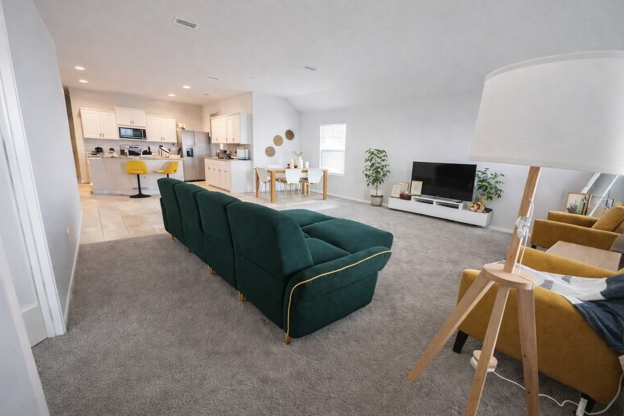 7924 Oaktown Dr - Photo 2 of 7