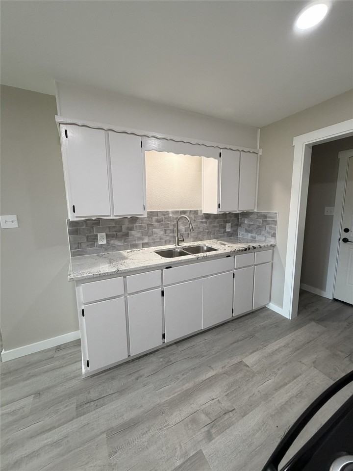 1317 Ross Ln - Photo 5 of 13