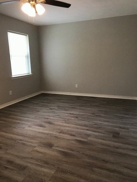 902 Bradfield Dr - Photo 5 of 14