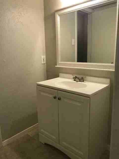 902 Bradfield Dr - Photo 7 of 14
