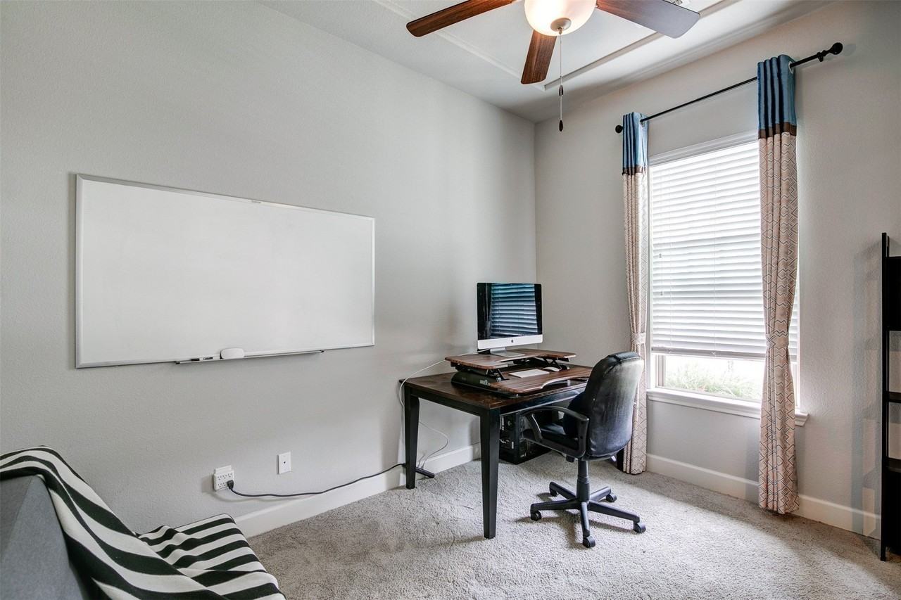 1033 Water St - Photo 7 of 31