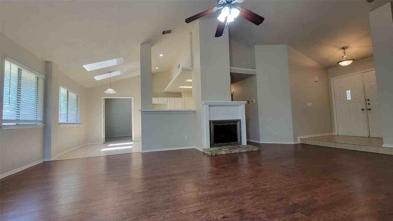 3217 Cliffview Dr - Photo 4 of 24