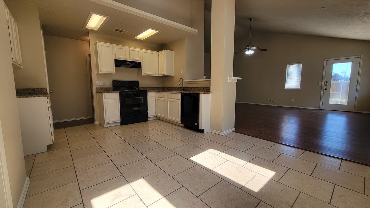3217 Cliffview Dr - Photo 6 of 24