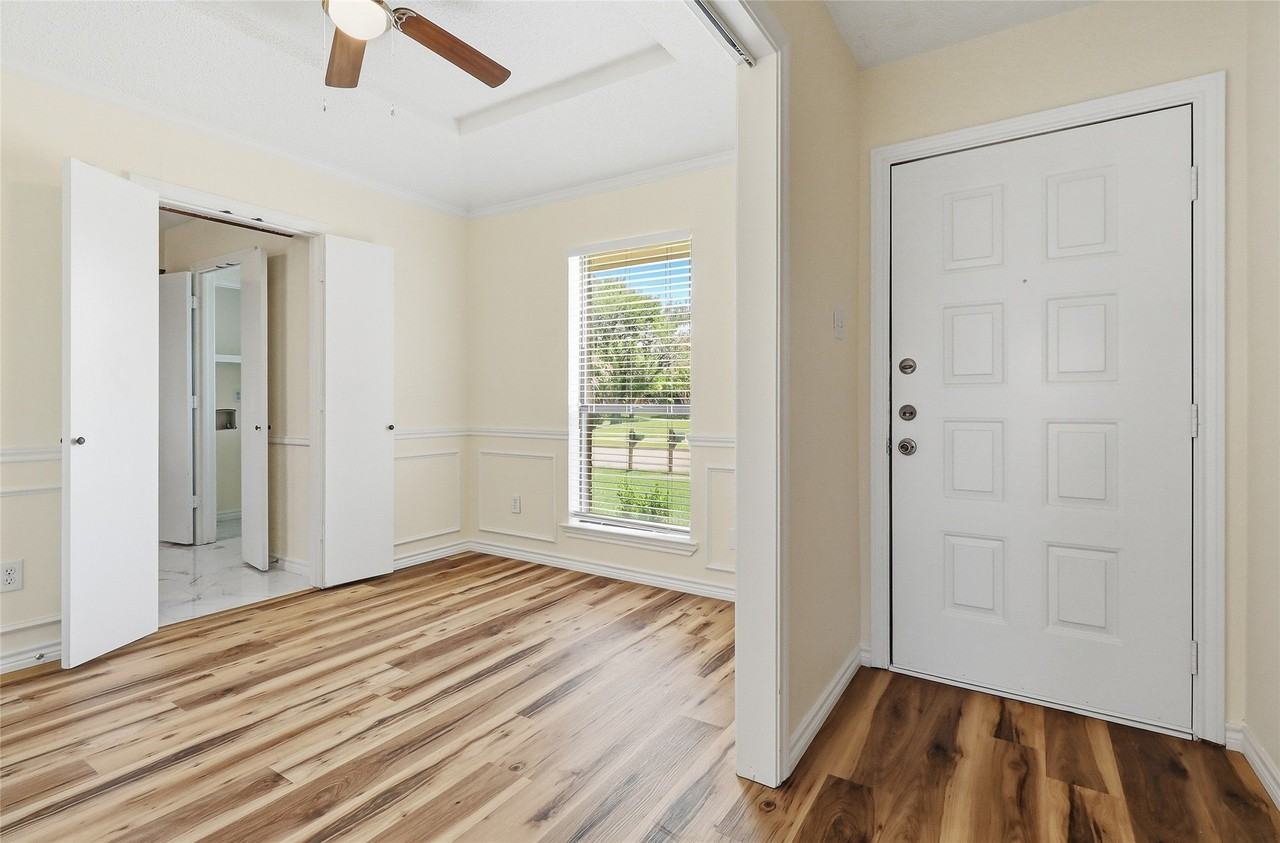3133 Landover Dr - Photo 3 of 36