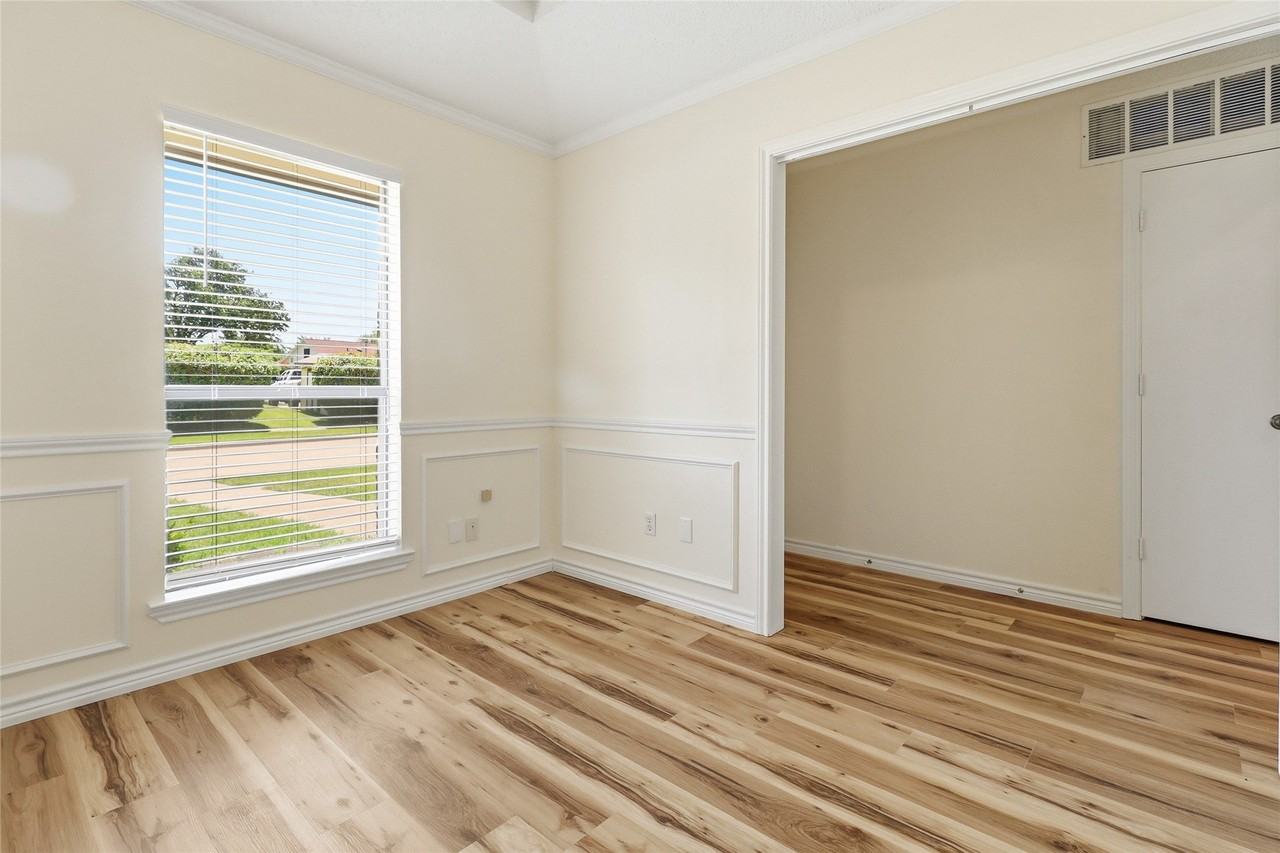3133 Landover Dr - Photo 5 of 36