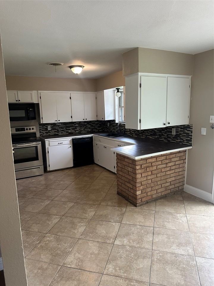 1624 Parkhaven Dr - Photo 2 of 14
