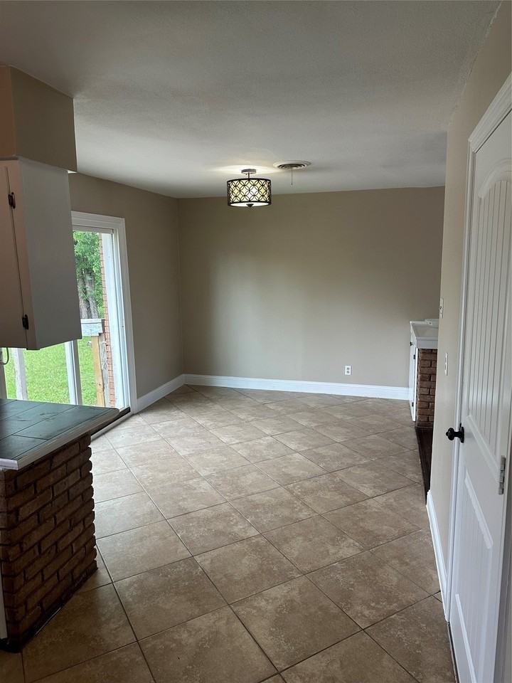 1624 Parkhaven Dr - Photo 4 of 14