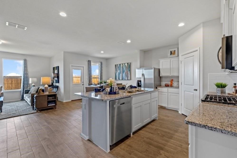 8520 Little Acorn Dr - Photo 3 of 9