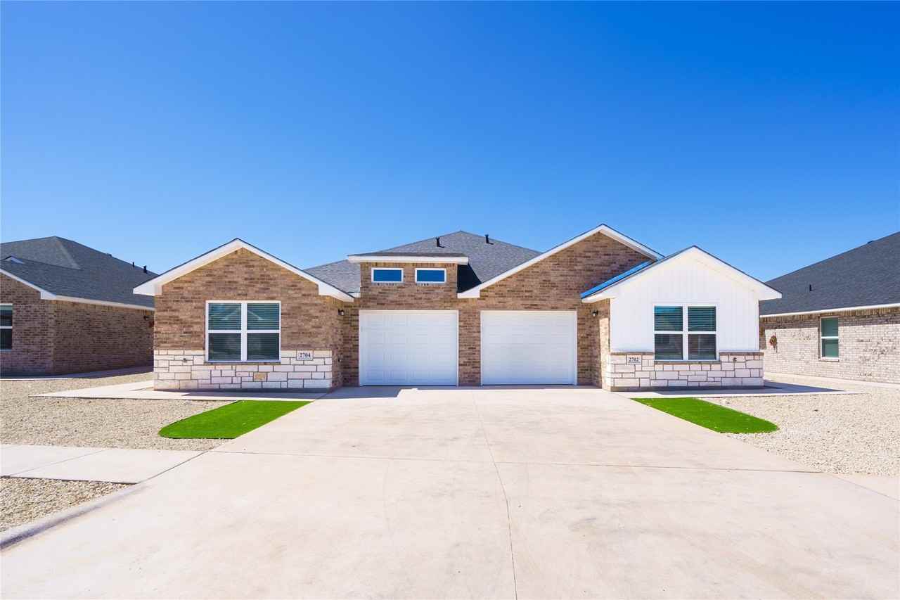 2626 Roman Ln