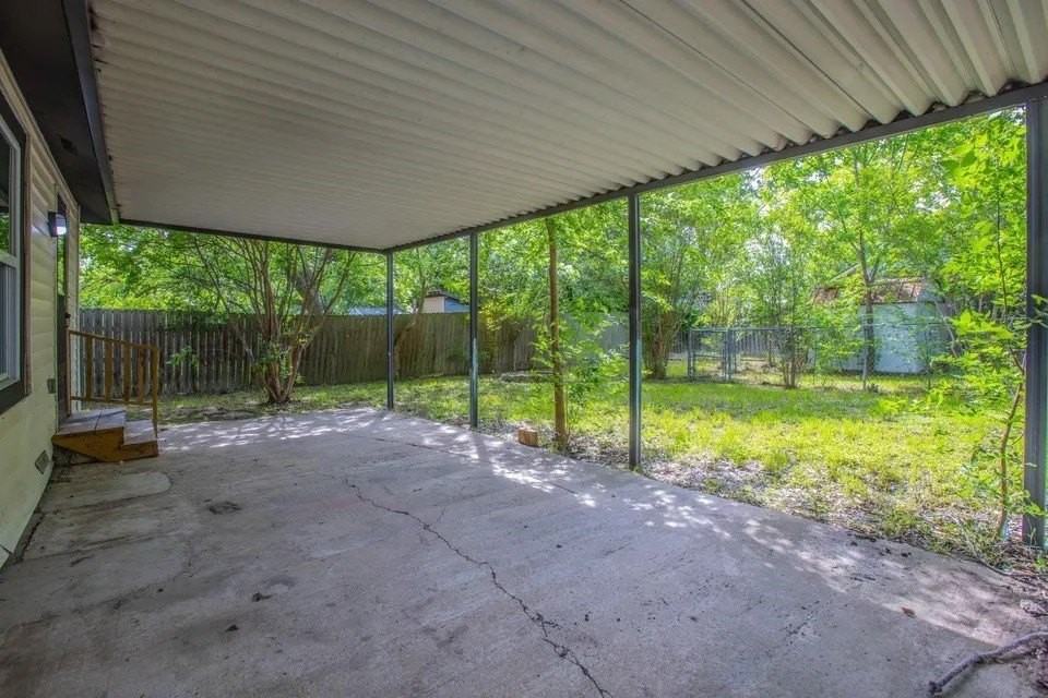 2329 Connor Ave - Photo 2 of 25