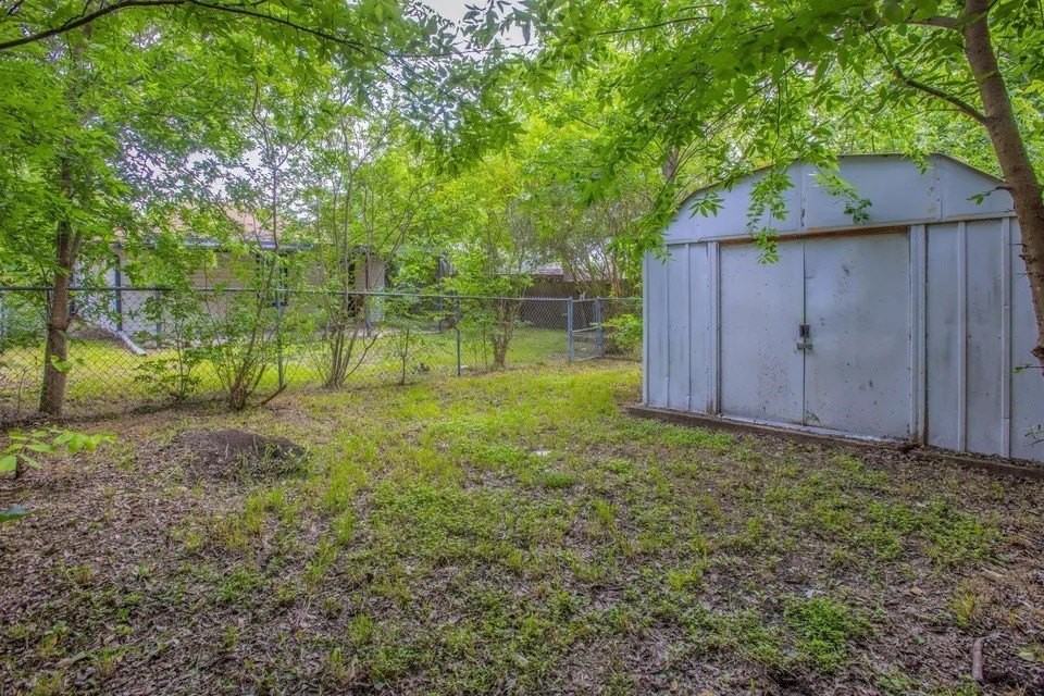 2329 Connor Ave - Photo 5 of 25