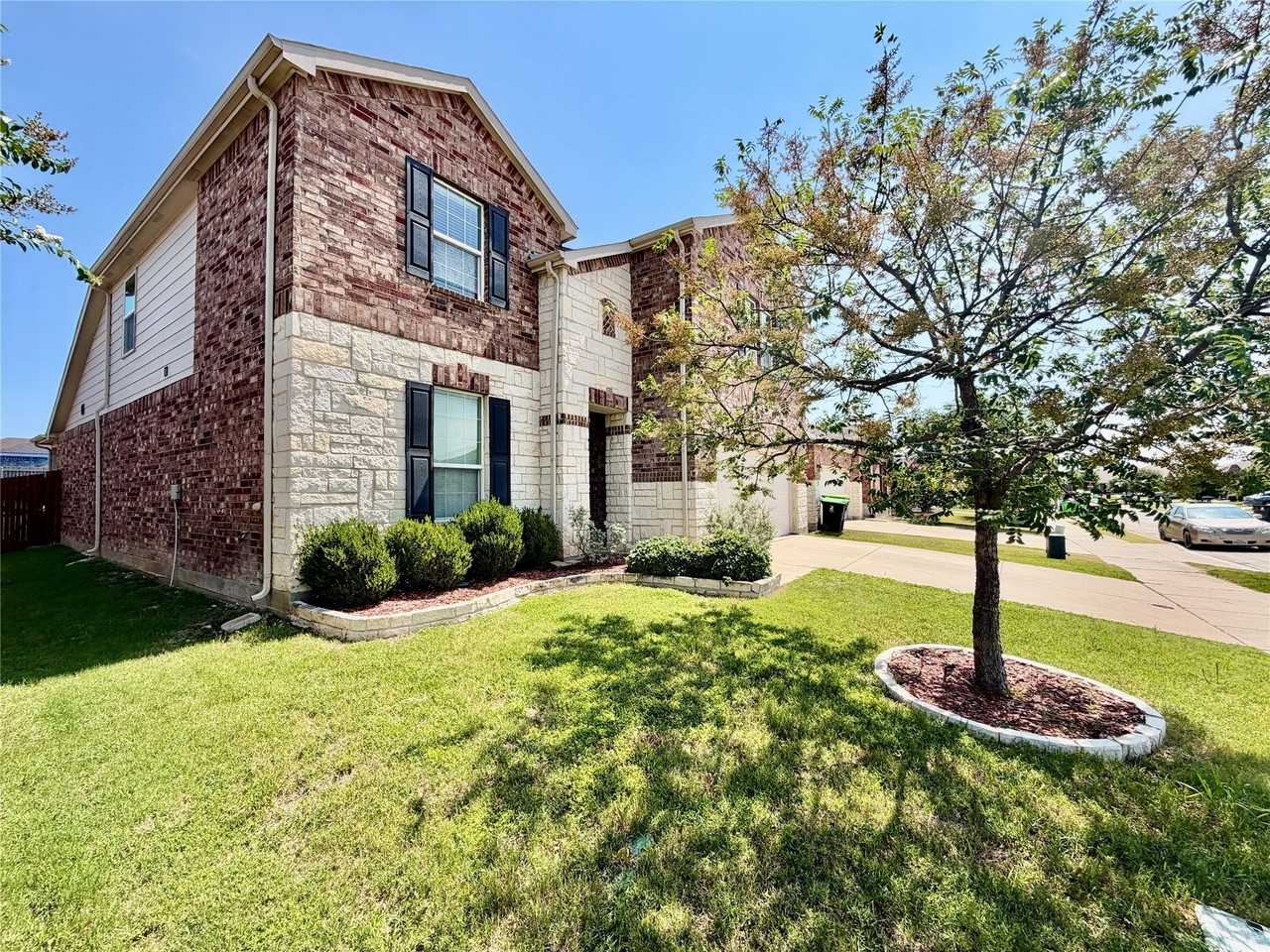 3105 Montserrat Creek Dr - Photo 4 of 31