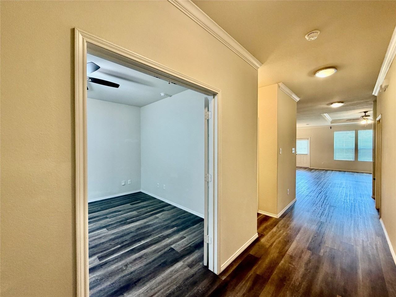3105 Montserrat Creek Dr - Photo 5 of 31