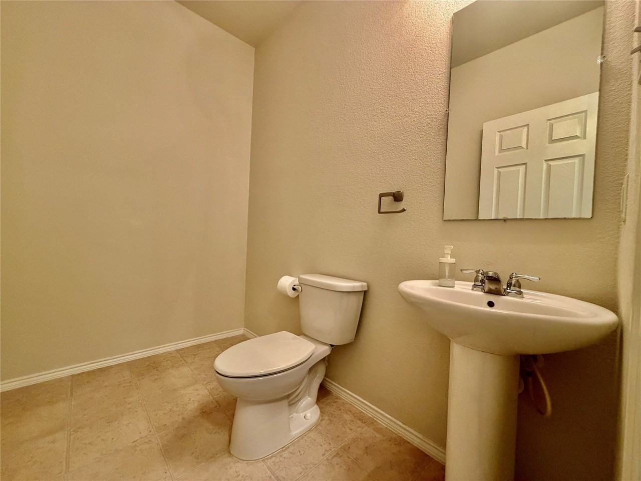3105 Montserrat Creek Dr - Photo 7 of 31