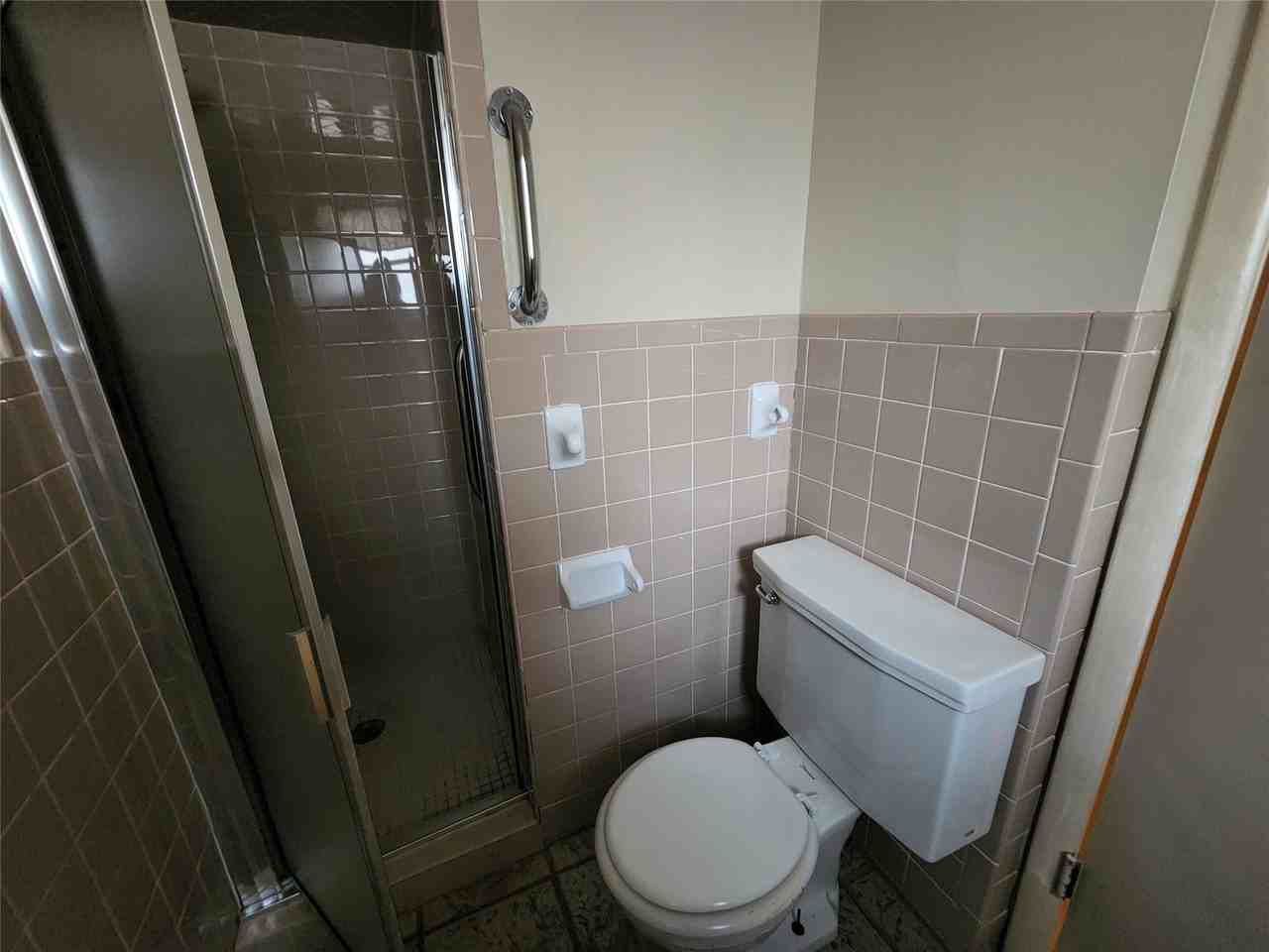 925 E North 13th St - Photo 7 of 8