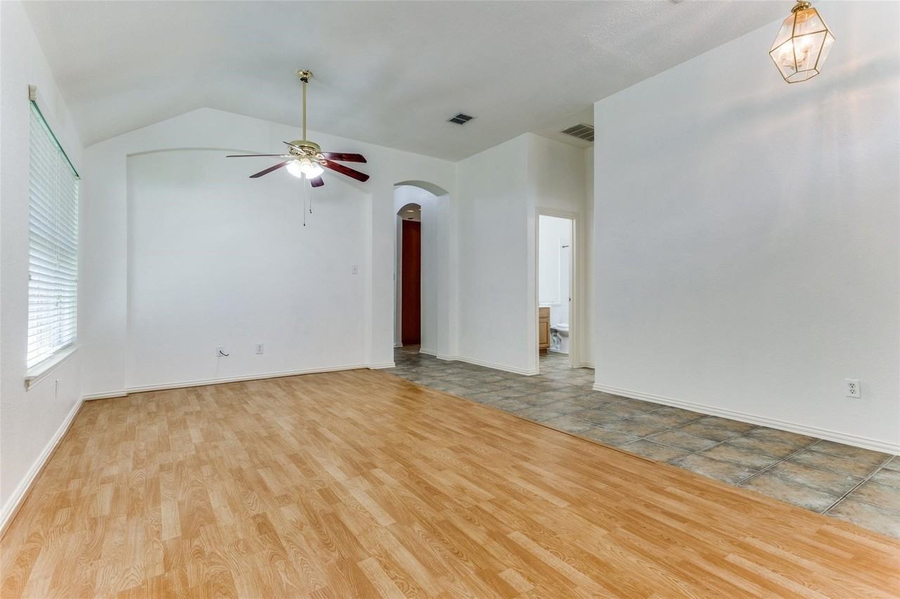3402 Hibiscus Dr - Photo 3 of 21