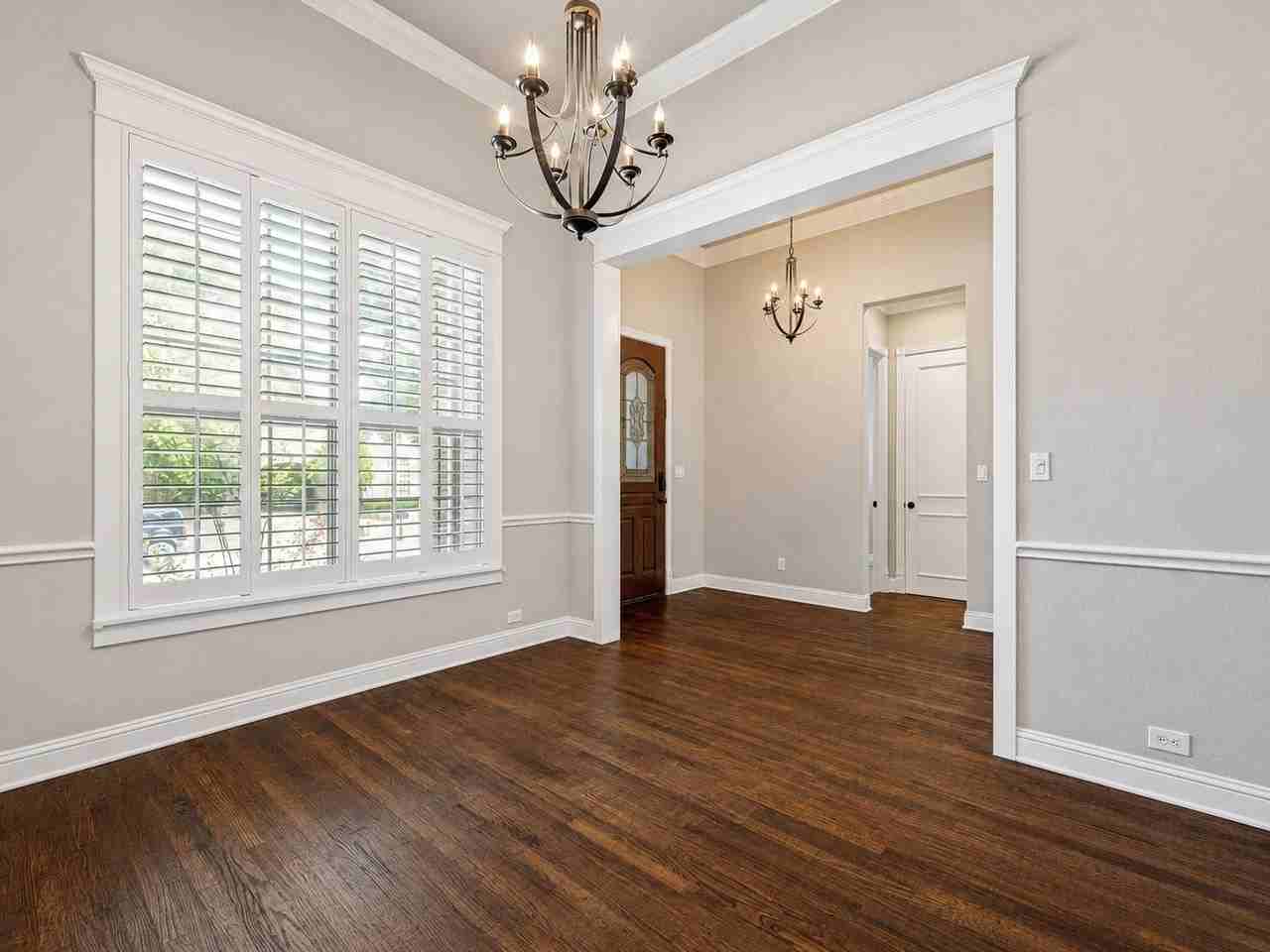 411 Brazoria Dr - Photo 4 of 26